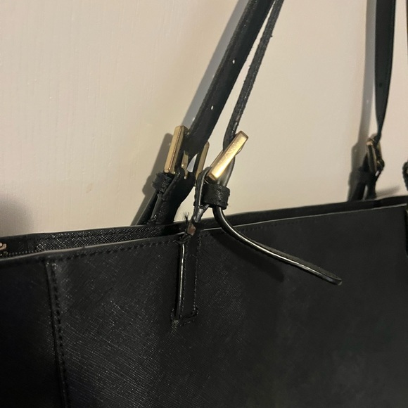 Tory Burch Saffiano Leather large tote ✨ - Picture 6 of 8